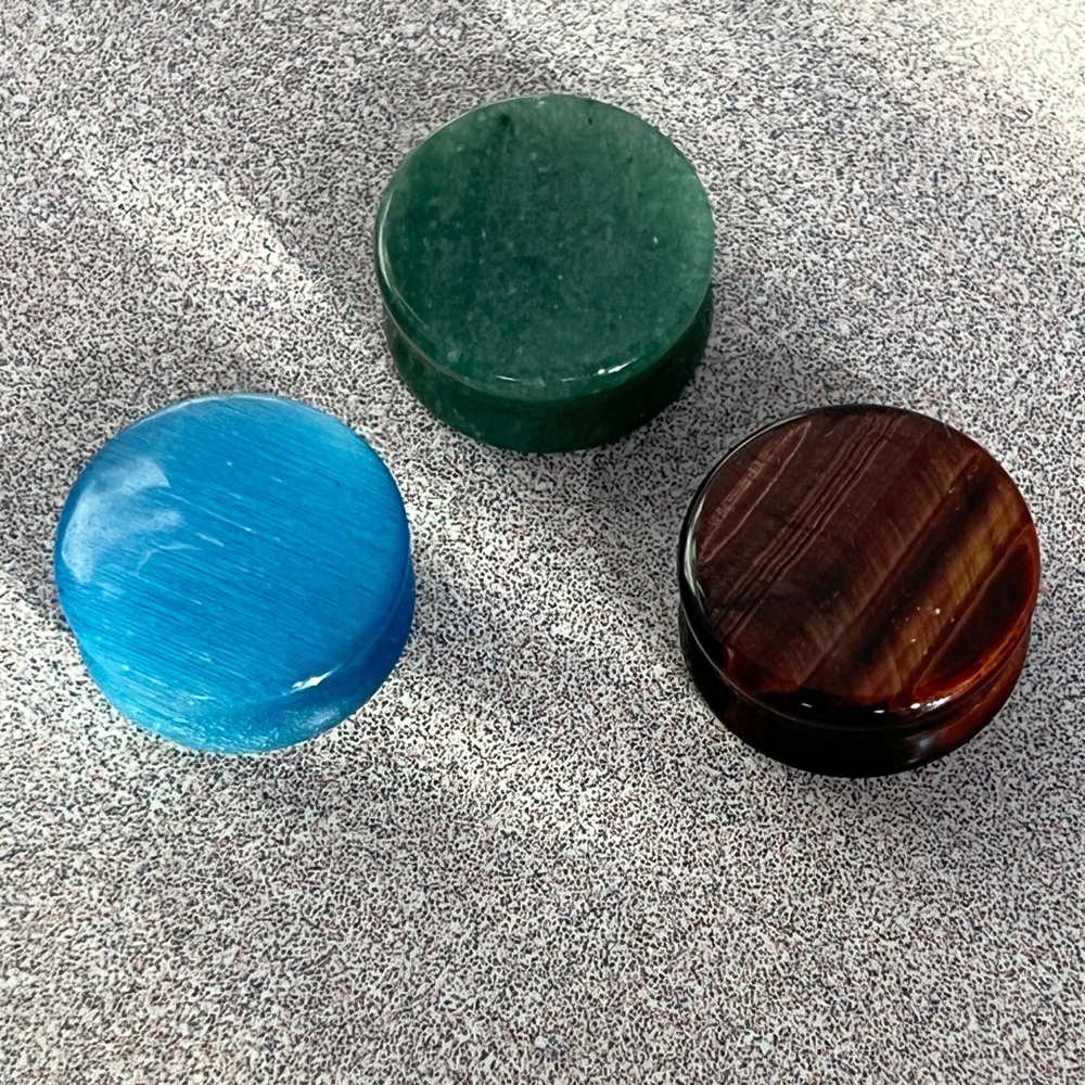 Lot of 3 double flare crystal stone plugs, 1 inch in diameter.